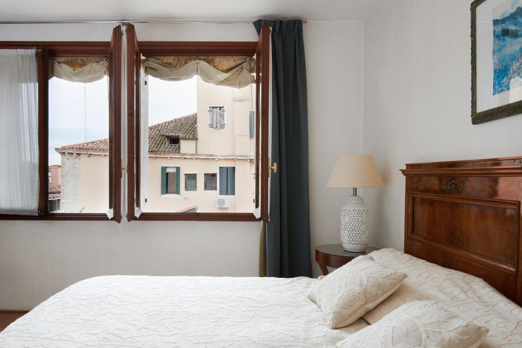 Aparthotel Palazzo Contarini Della Porta Di Ferro Venedig Exterior foto