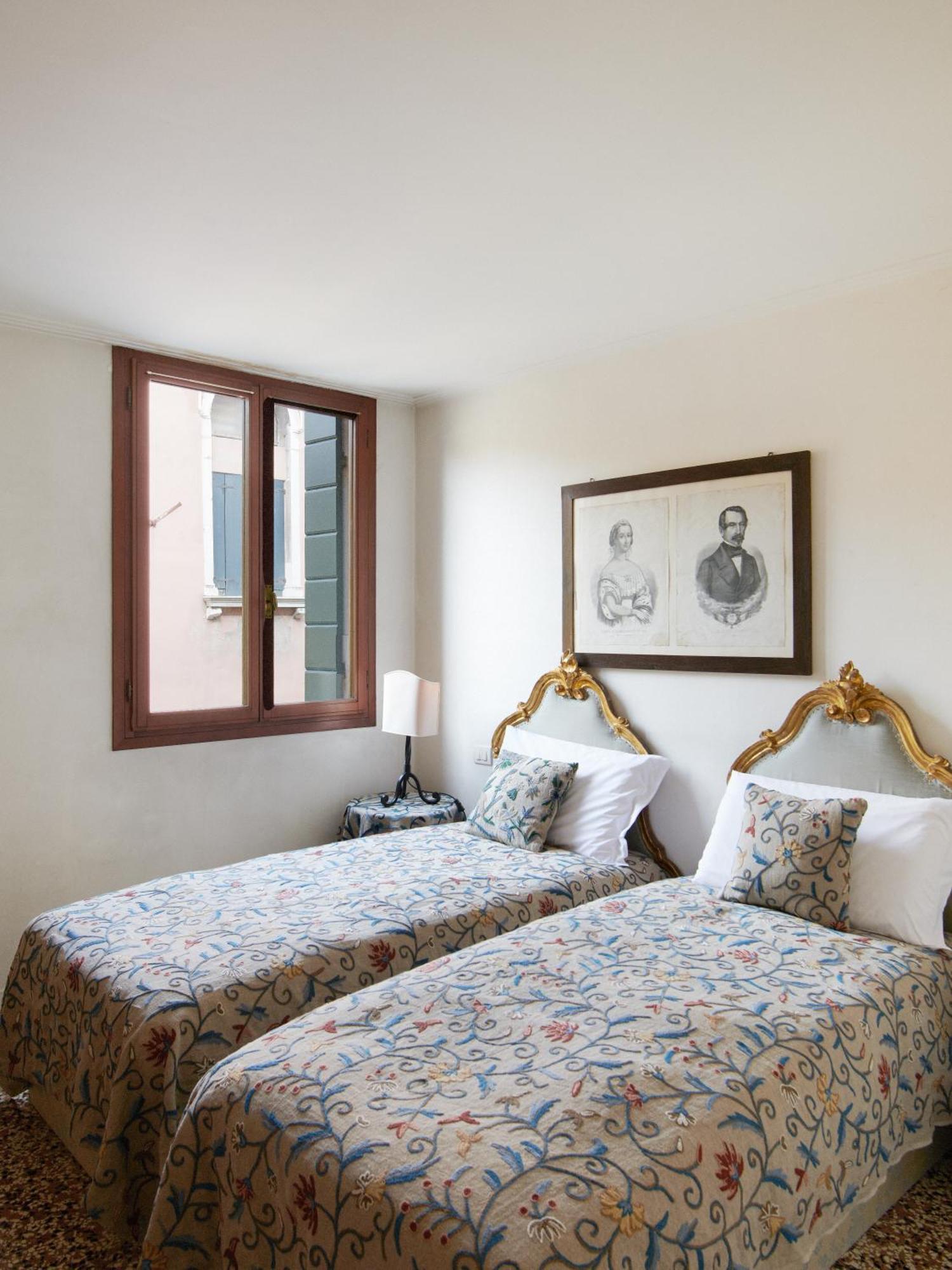 Aparthotel Palazzo Contarini Della Porta Di Ferro Venedig Exterior foto